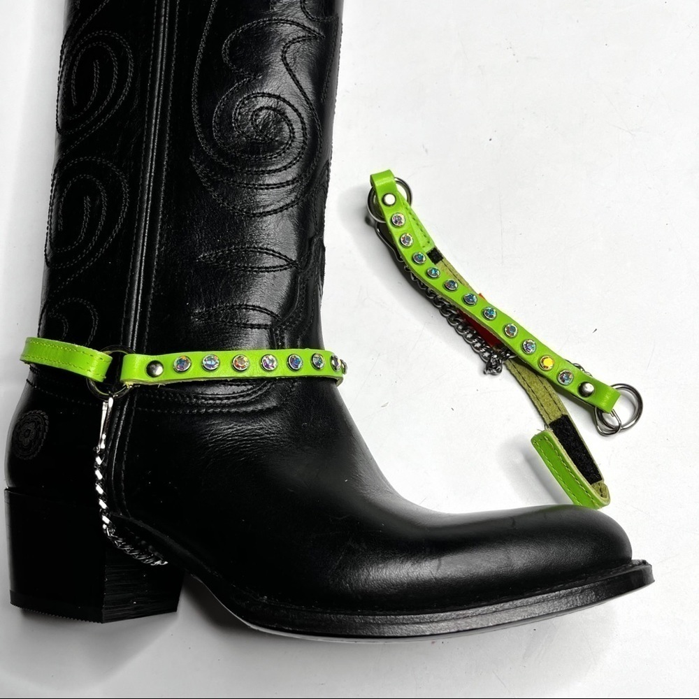 Dangerous Threads | Western Boot Chains